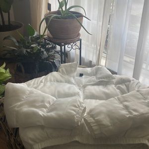 WHITE PUFFER JACKET